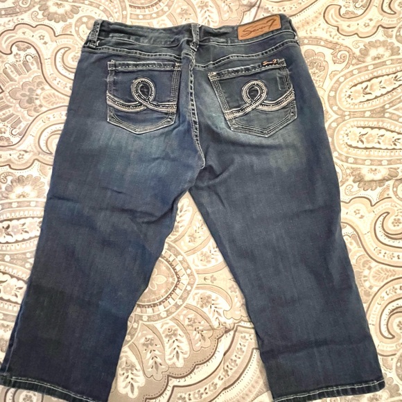 Seven 7 Low Rise Relaxed Capri Jeans - Picture 4 of 6